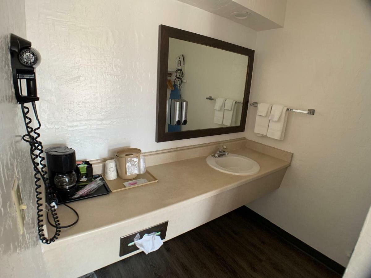 Brookings Inn Resort 외부 사진